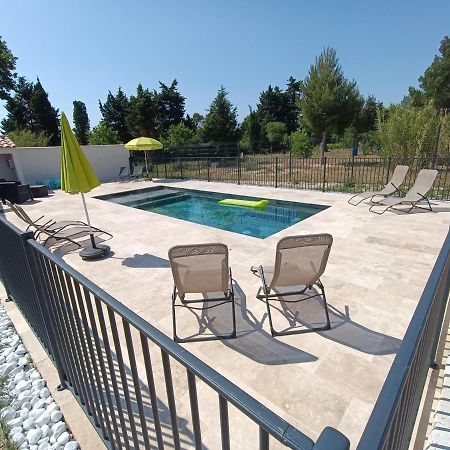 Maison Independante Avec Piscine, 10Min Avignon Pujaut Ngoại thất bức ảnh