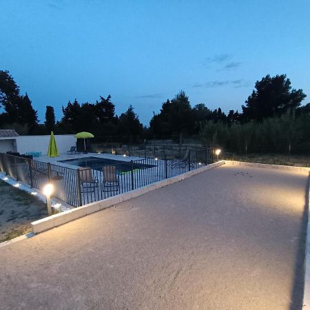 Maison Independante Avec Piscine, 10Min Avignon Pujaut Ngoại thất bức ảnh