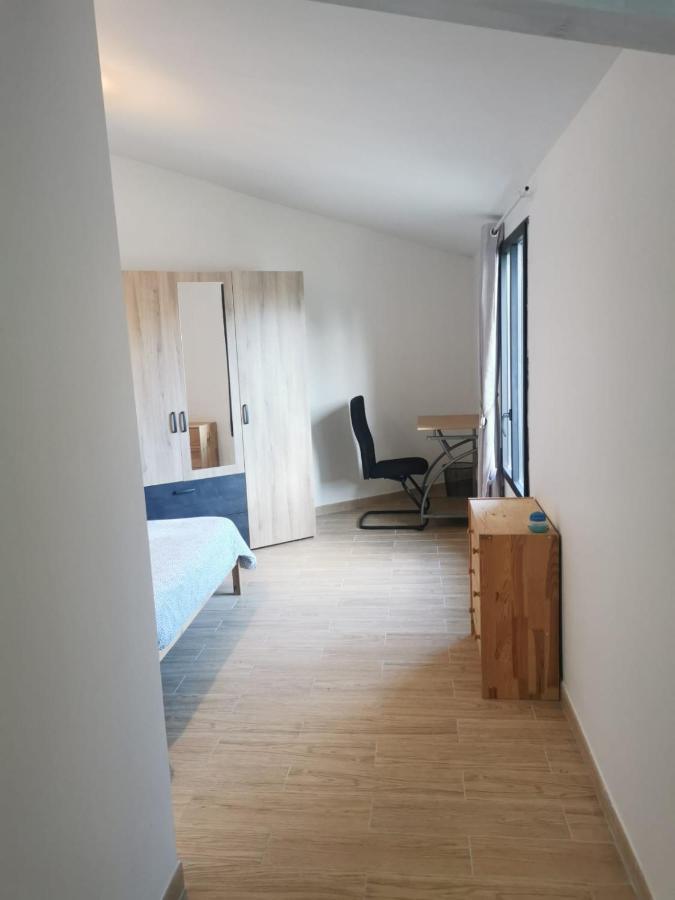 Maison Independante Avec Piscine, 10Min Avignon Pujaut Ngoại thất bức ảnh