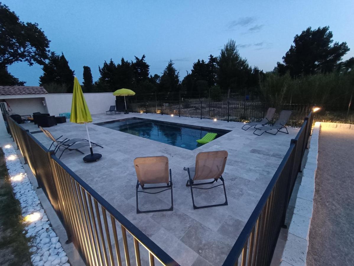 Maison Independante Avec Piscine, 10Min Avignon Pujaut Ngoại thất bức ảnh